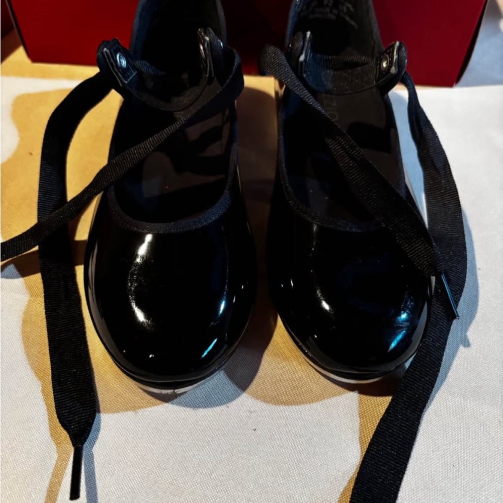 Capezio Black Size 4 Wide Kids Dance Shoes